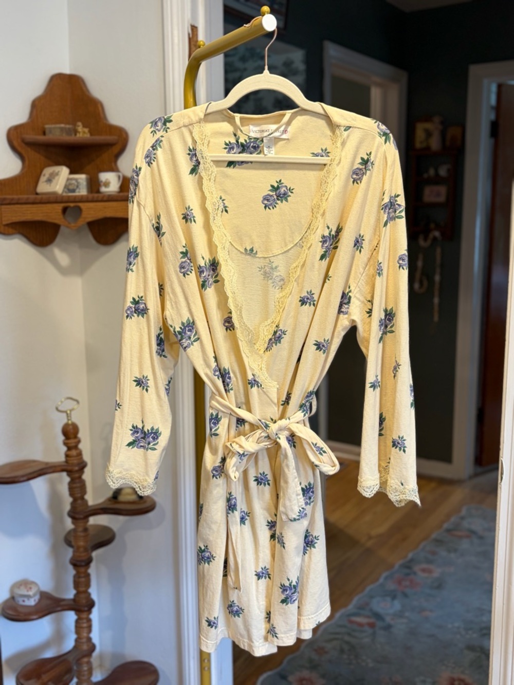 Victoria's Secret Vintage Cream Yellow Floral Lace-Trim Wrap Robe